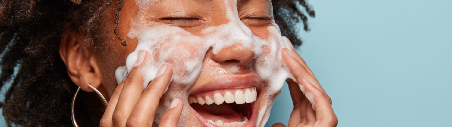 Winter-Proof Your Routine: Facewash for Dry Skin That Doesn’t Strip Oils